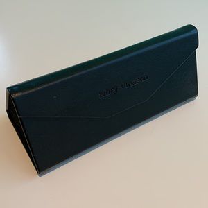 Ivory & Mason Eyeglass Case & Wipe